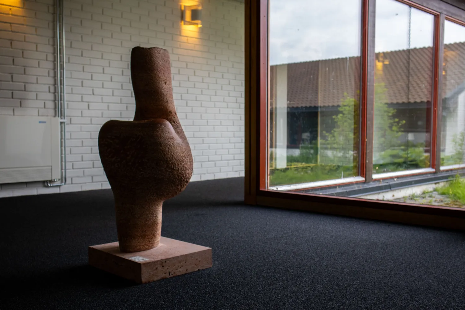 Kunst statue plassert i gangene mot rom