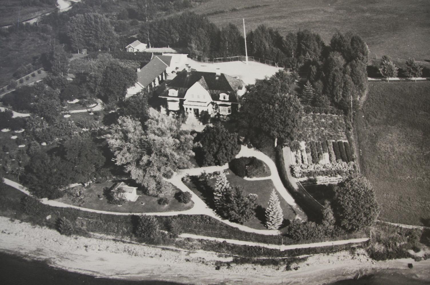 Flyfoto av Thorbjørnrud gård, 1939