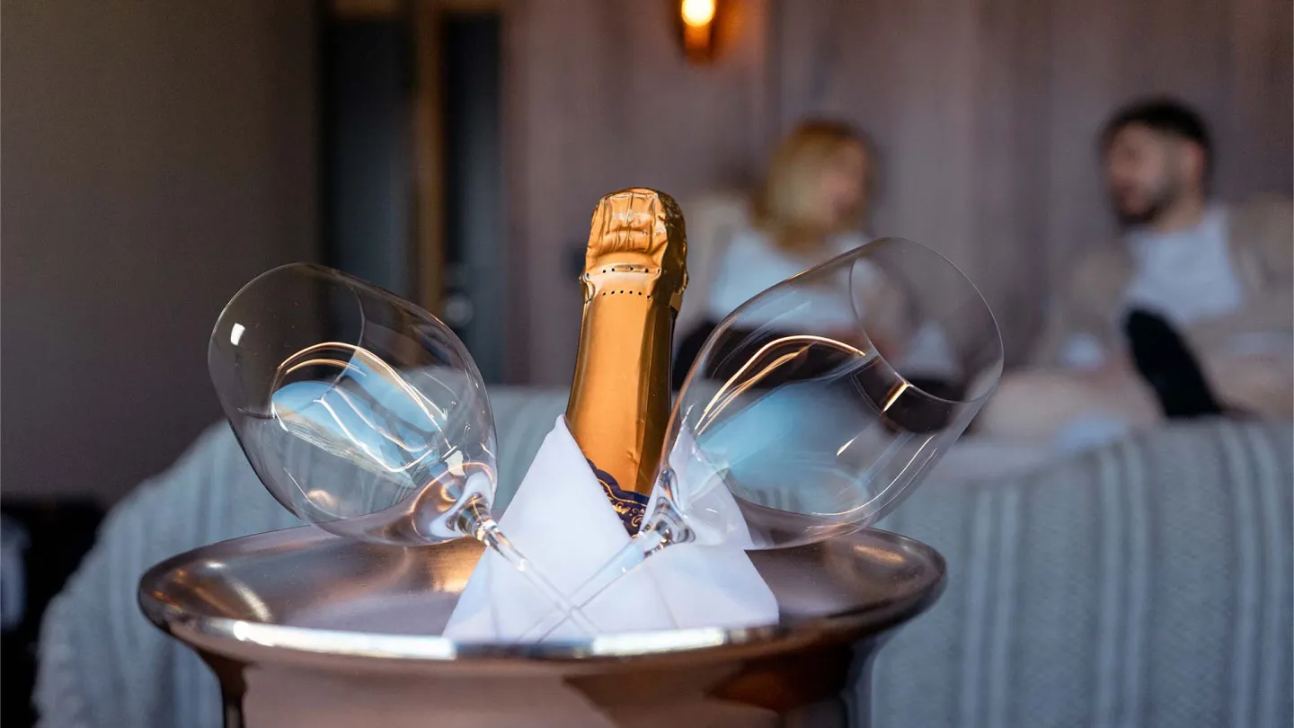 Musserende vin på rommet
