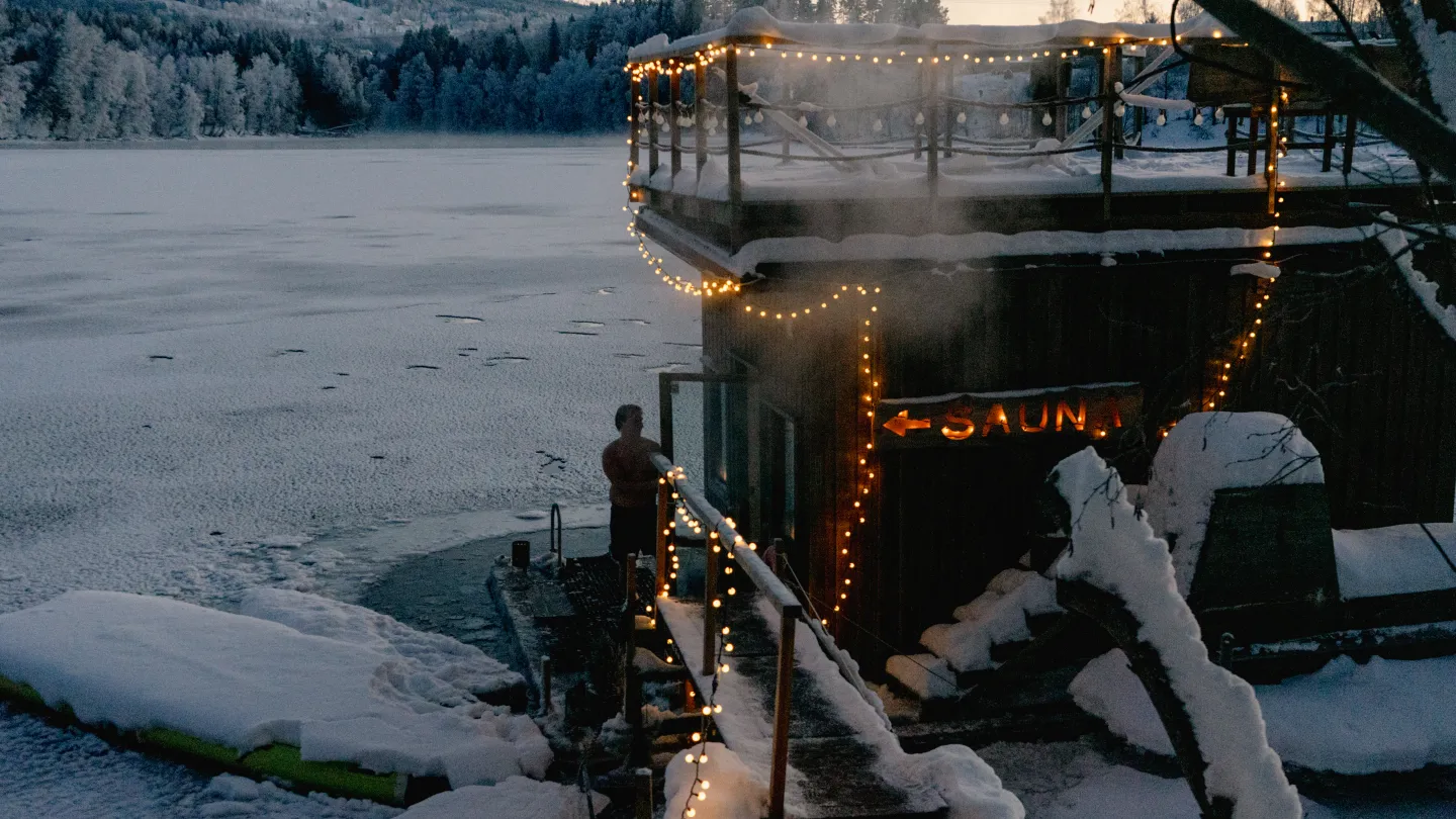 Flyt Fjordsauna i vinter